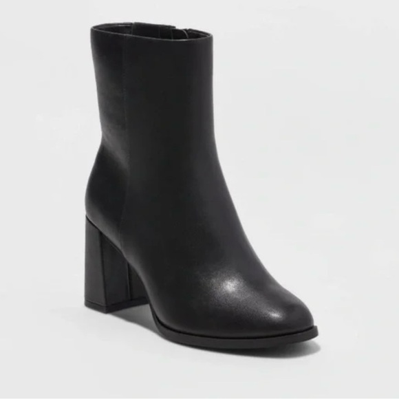 Black Heeled Boots with Chunky Block Heel - Picture 1 of 7